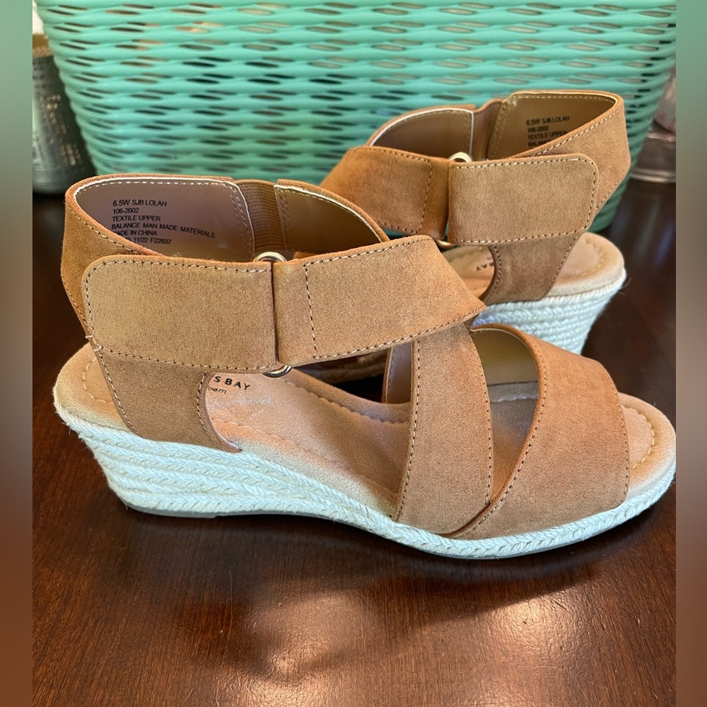 NWOT St. John's Bay Womens Lolah Wedge Sandals, Honey Ginger - SZ 6.5 WIDE - Picture 4 of 7
